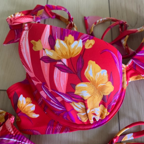 Red Floral Push-Up Bikini Set Small/34C SHADE & SHORE Target excellent condition - Picture 8 of 8